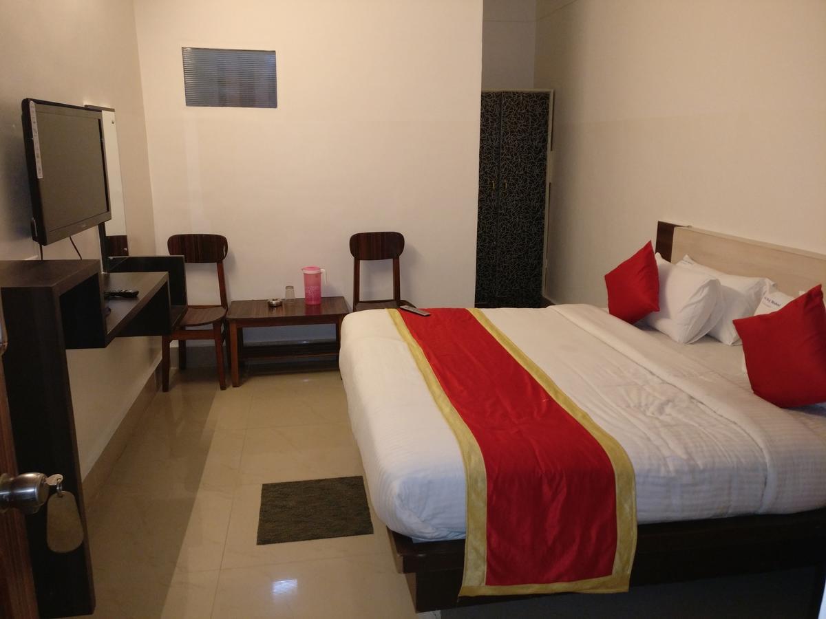 Hotel Raj Mahal Chikmagalūr 外观 照片