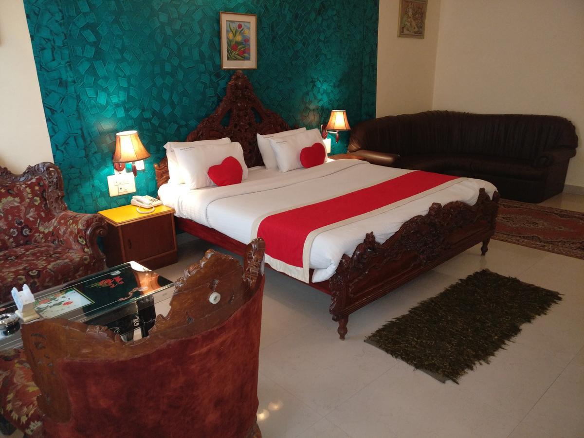 Hotel Raj Mahal Chikmagalūr 外观 照片